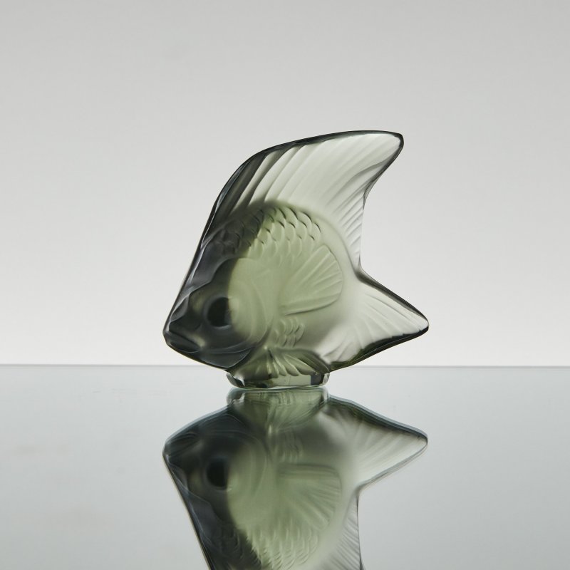 Хрустальная рыбка зеленого оттенка