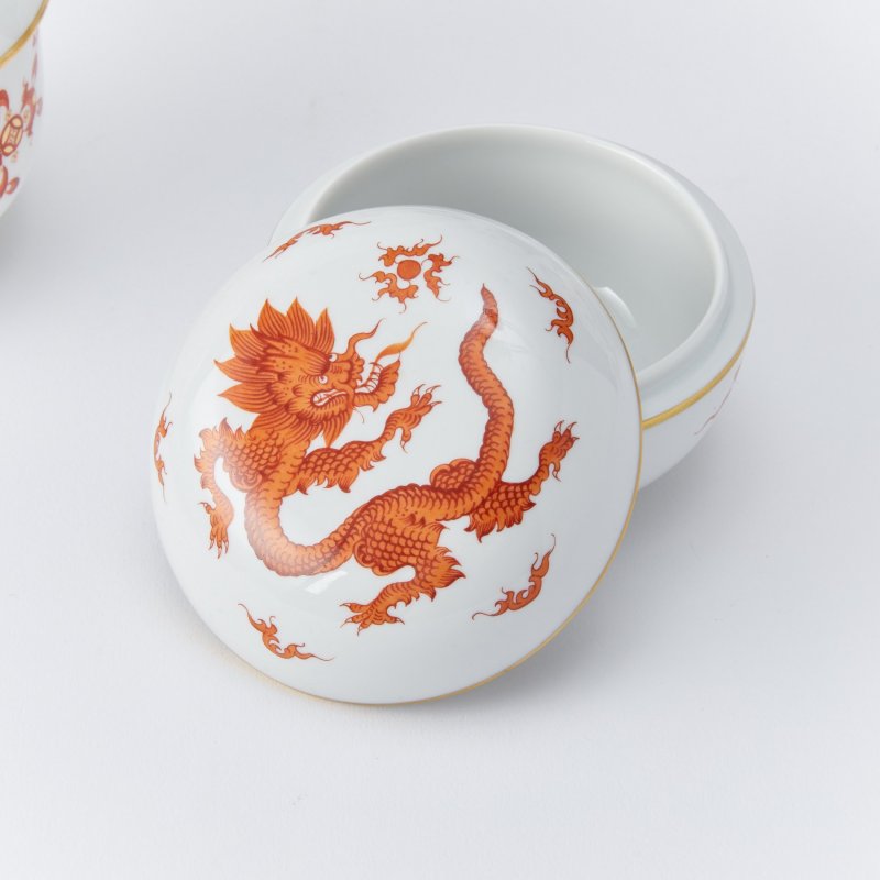 Коллекционный фарфоровый сервиз на 10 персон серии Red Dragon