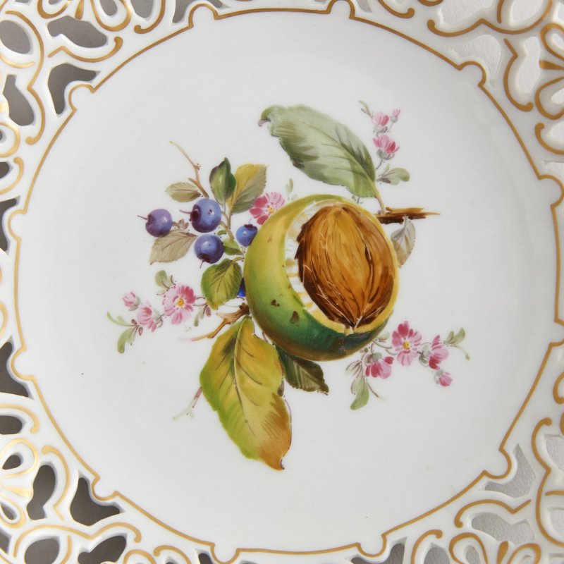 Коллекционное фарфоровое блюдо