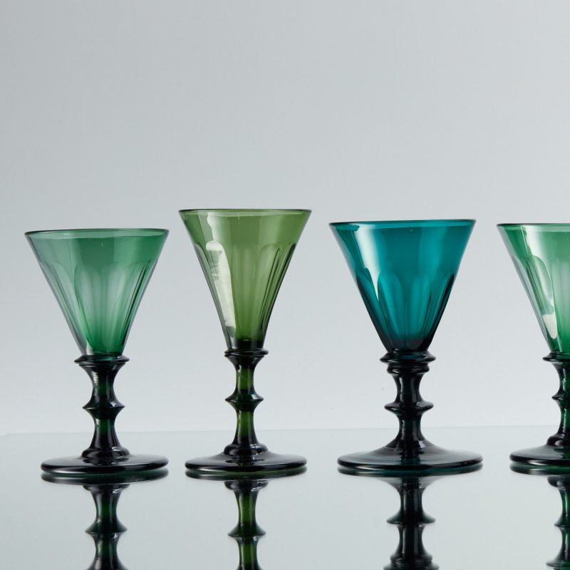 Старинный сет из 6 бокалов зеленого оттенка (ассорти)