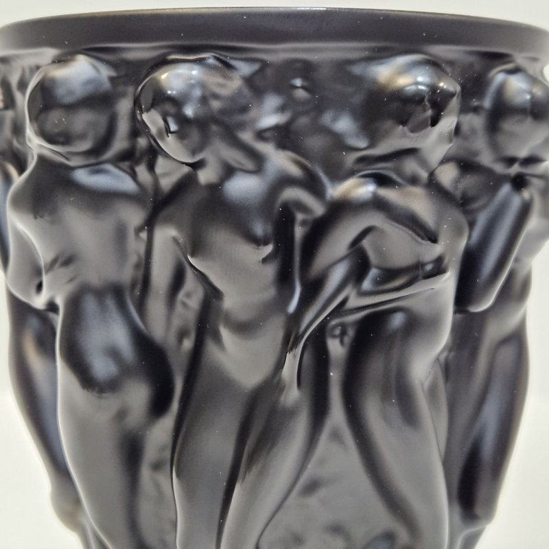 Коллекционная ваза черная  «Bacchantes» (Вакханки) Модель 1927 года