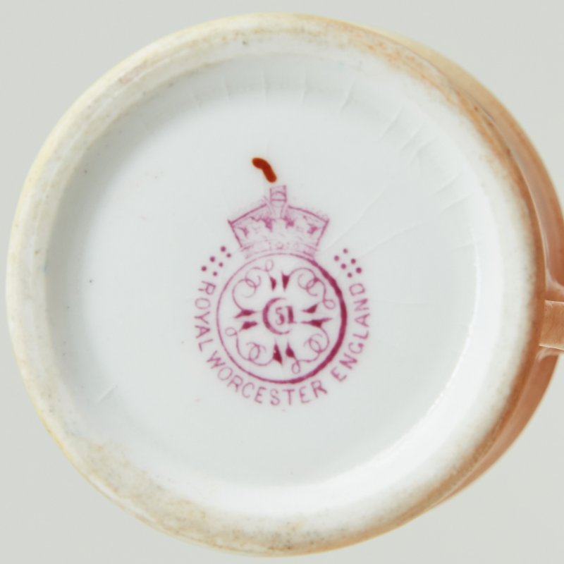 Старинная чашка - миниатюра