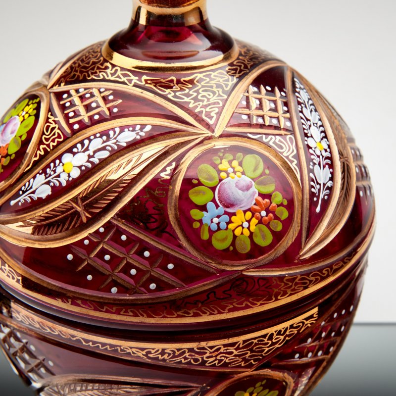 Ваза с крышкой Богемия