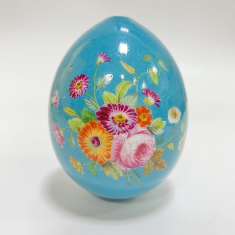 Яйцо пасхальное,Императорская Россия 2-я половина 19в. светло -бирюзовое крытье , ручная роспись  букет цветов.