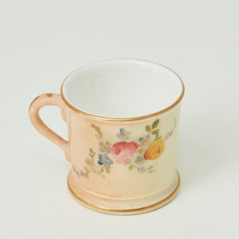 Старинная чашка - миниатюра