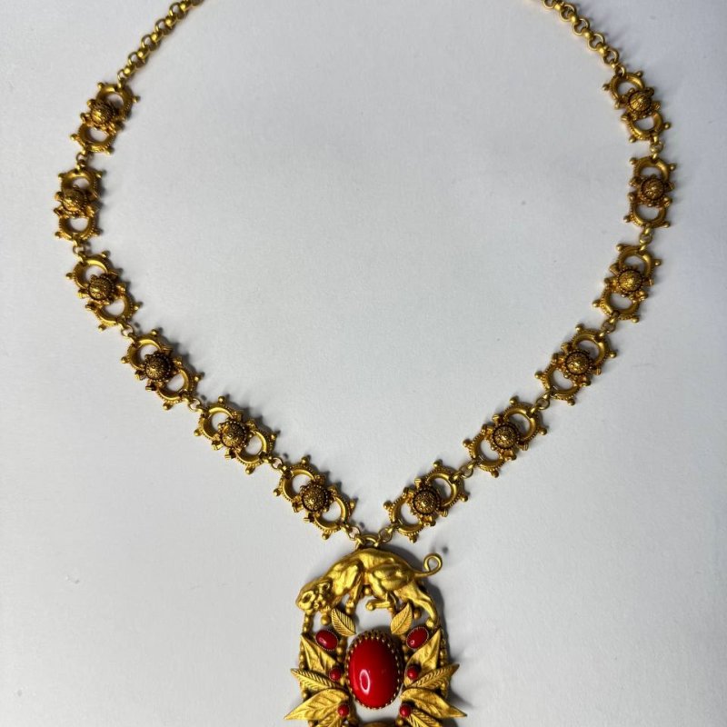 Отличный подарок для любимых Колье с тигром и красным камнем Askew London