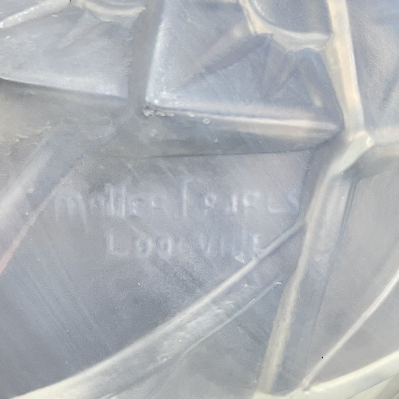 Ваза из опалового матового стекла стиле ар-деко Muller Frères Luneville