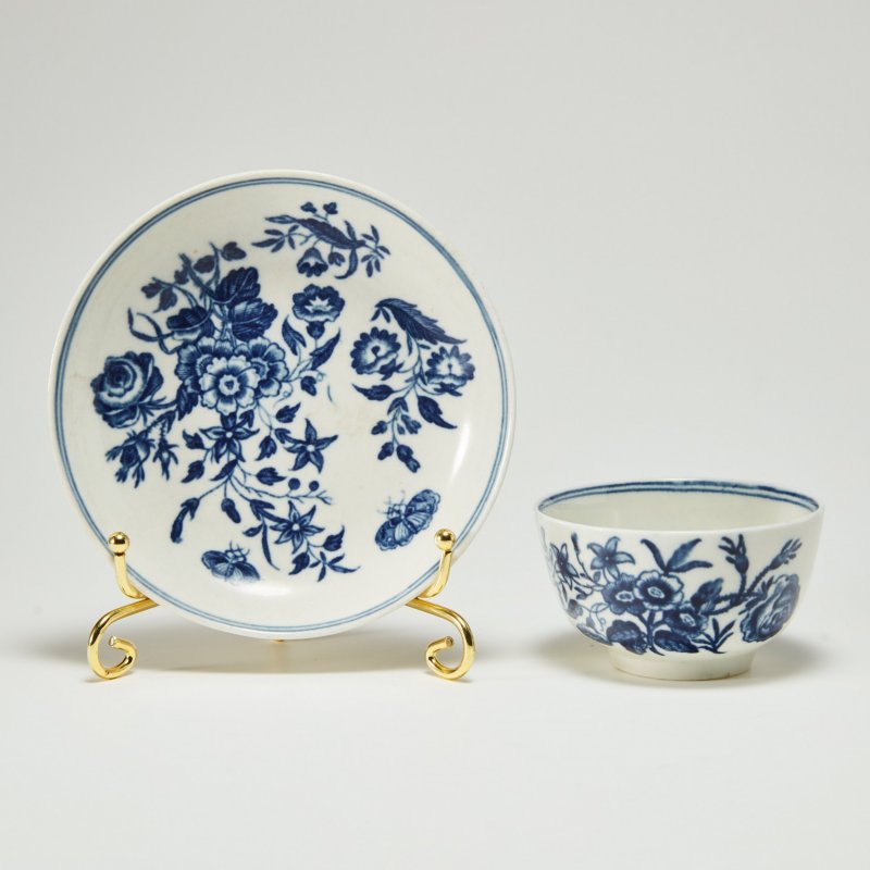 Старинная пиала с блюдцем. Декор «Three Flowers Pattern» («Три цветка»)