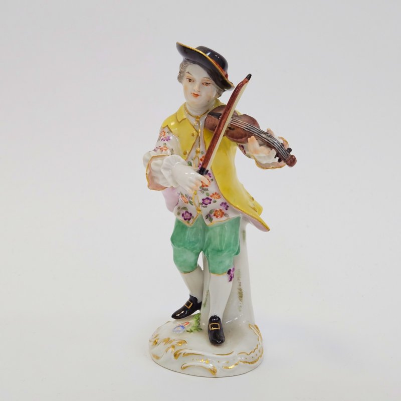 Статуэтка мальчик со скрипкой Meissen