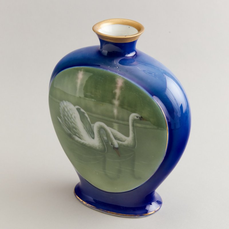 Ваза с лебедями (редкое клеймо)