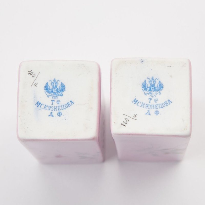 Предметы из туалетного набора Товарищество М.С.Кузнецова. Фабрика в Дулево.