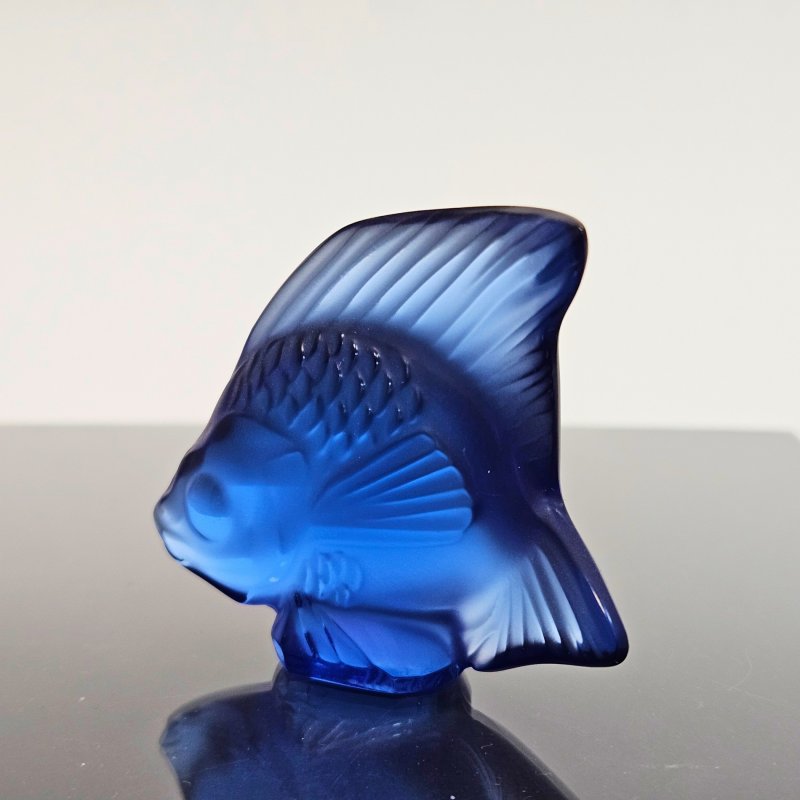 Хрустальная рыбка синего оттенка Lalique