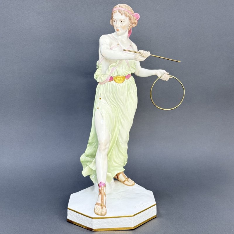 Скульптура Meissen HOOP THROWER ( Метатель обручей ) модель Reinhold Boeltzig (1863-1928) Германия 1909 г  