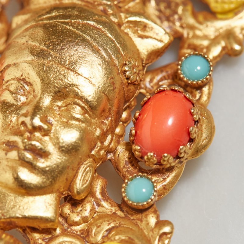  Брошь Королева