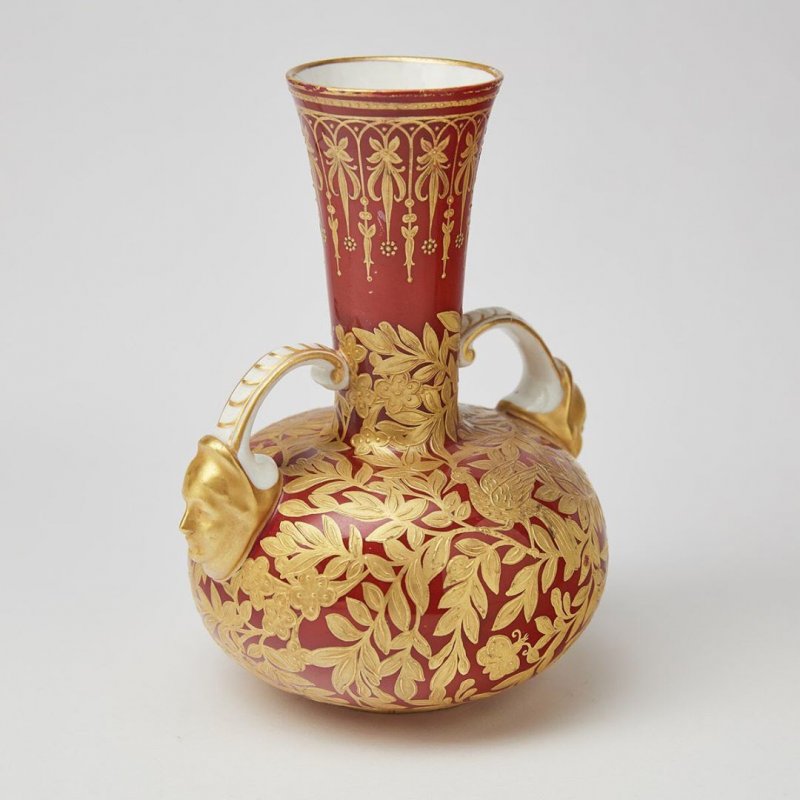 Фарфоровая ваза английской мануфактуры Royal Crown Derby 