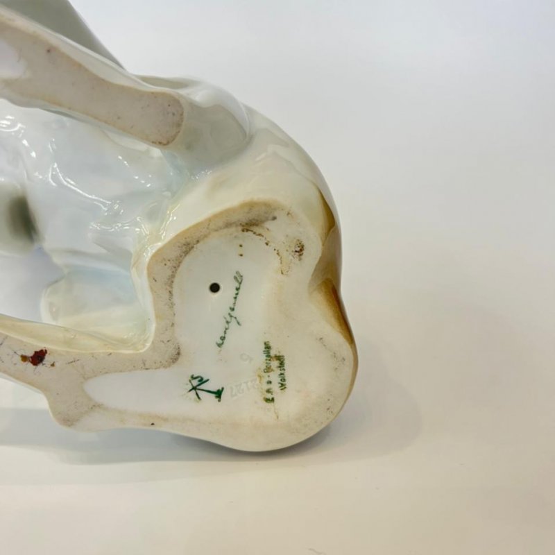 Коллекционная старинная скульптура Гончая