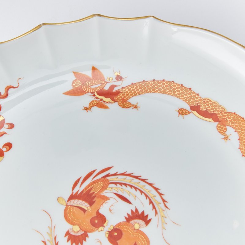 Коллекционный фарфоровый сервиз на 10 персон серии Red Dragon