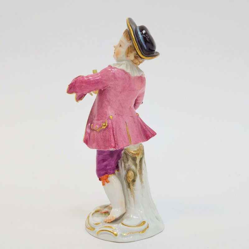 Статуэтка садовник мальчик с граблями Meissen
