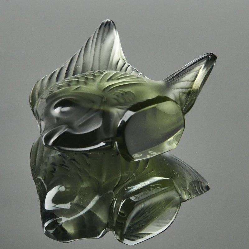 Хрустальная рыбка зеленого оттенка