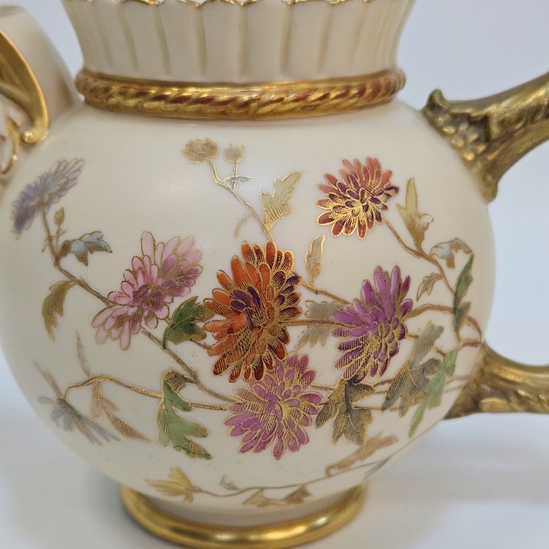 Кувшин с ручной росписью Royal Worcester
