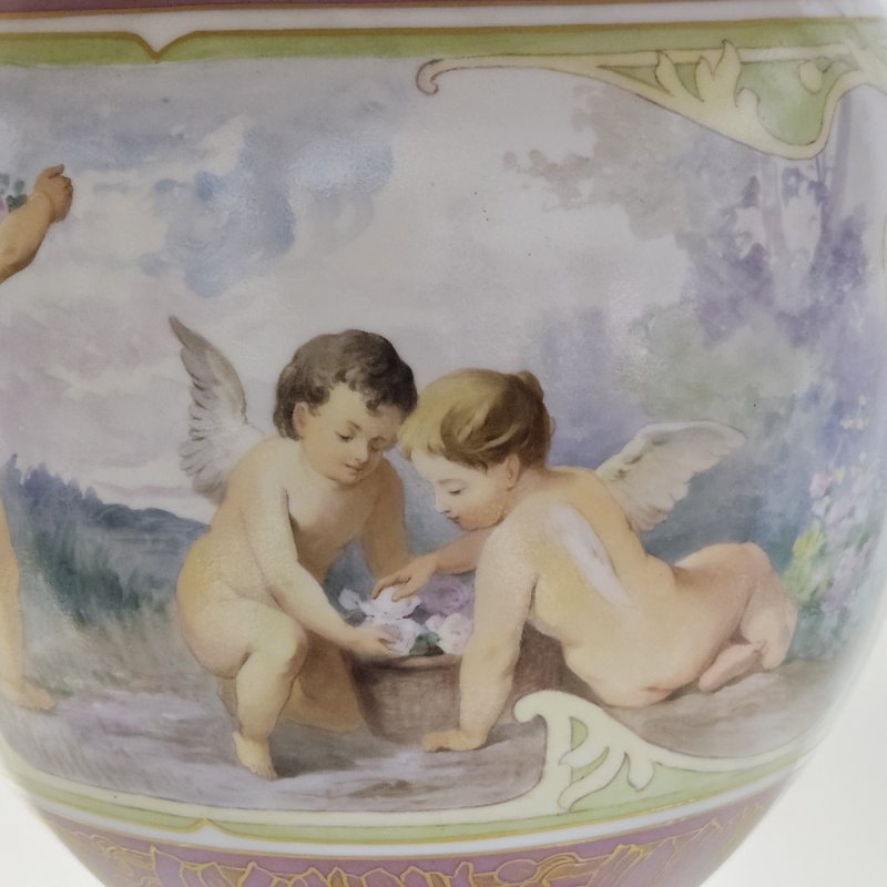 Ваза с крышкой на пьедестале в стиле модерн Пиркенхамер