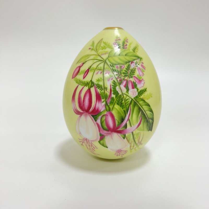 Яйцо пасхальное, Императорская Россия 2-я пол.19в. светло желтое, ручная роспись розовая аквилегия