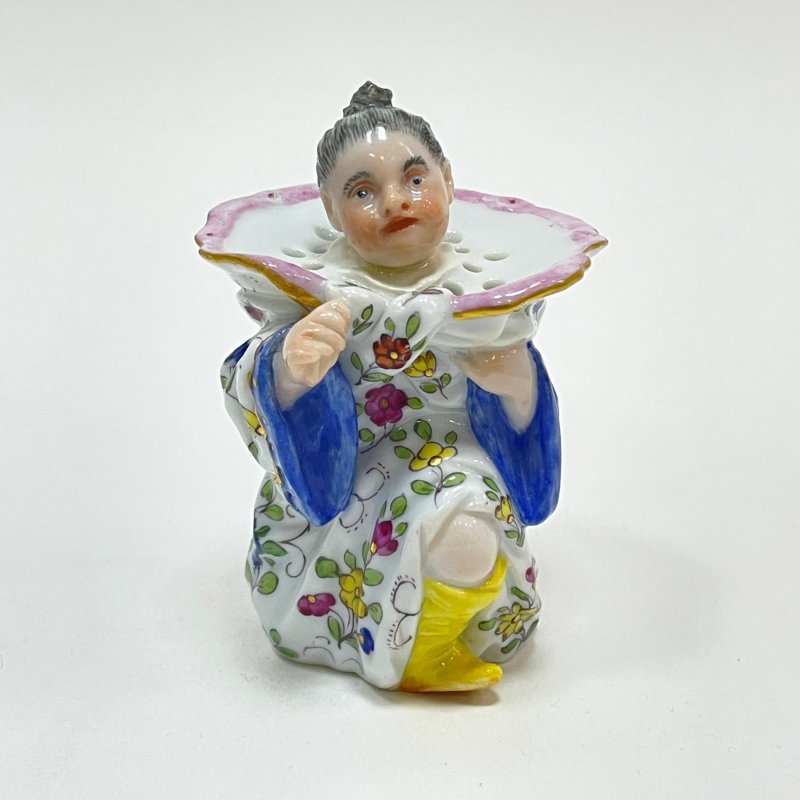 Письменный набор - чернильница с группой фигурок вторая половина 19 в Meissen 