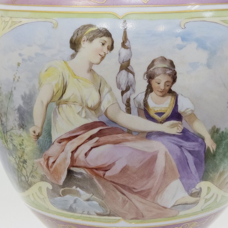 Ваза с крышкой на пьедестале в стиле модерн Пиркенхамер