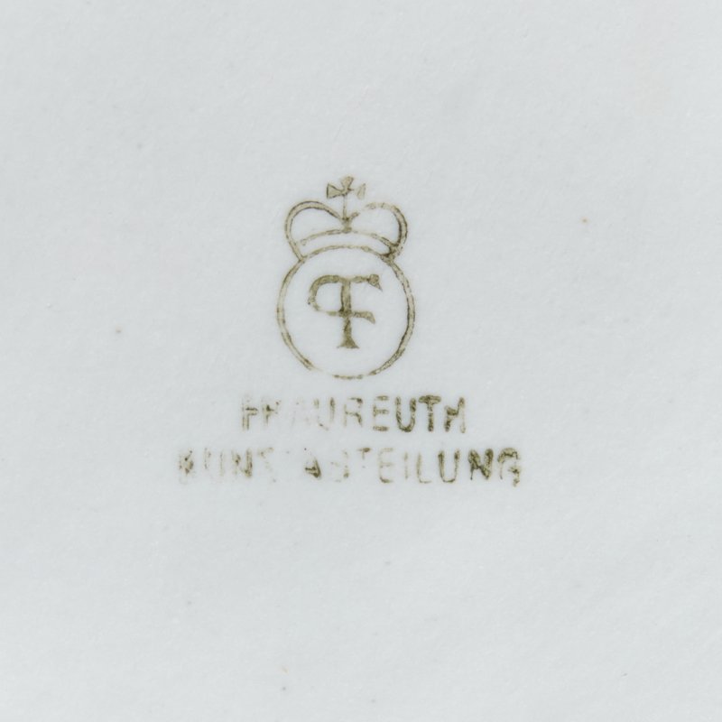 Старинная скульптурная группа Девушка Клара с борзыми