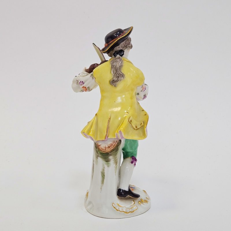 Статуэтка мальчик со скрипкой Meissen