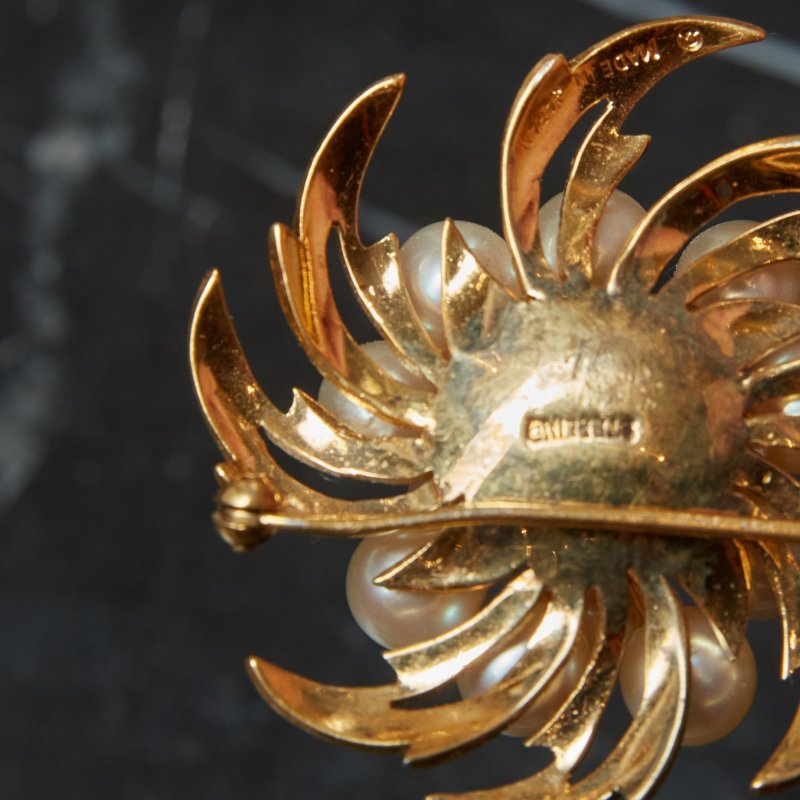 Брошь круглая золотые листья с жемчугом (д)