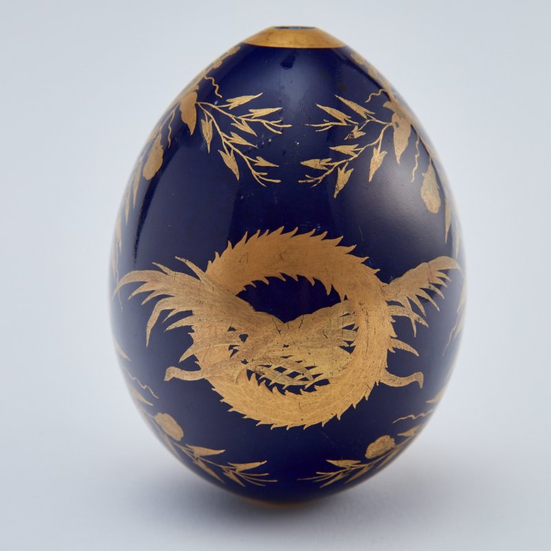 Шедевр! Фарфоровое пасхальное яйцо с изображением Архангела Гавриила