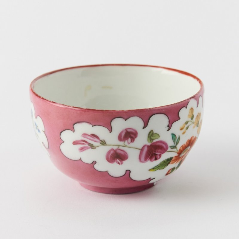 Старинная коллекционная чашка с ручной росписью Meissen