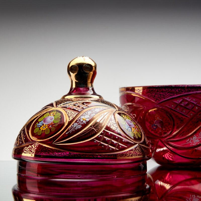 Ваза с крышкой Богемия