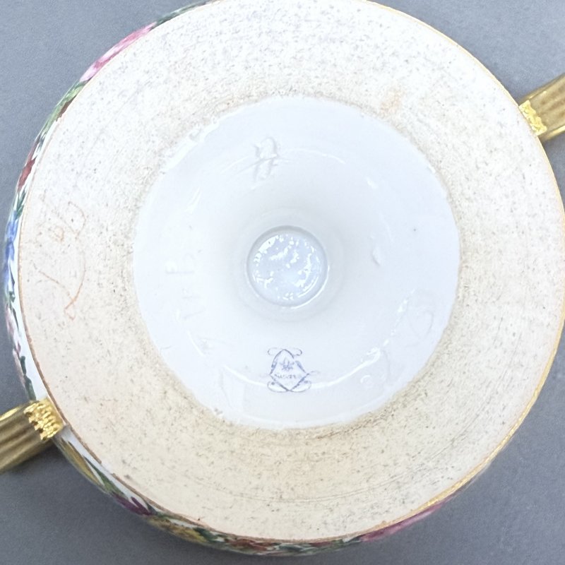 Ваза на ножке с 2 ручками Севрская мануфактура ( Sevres ) Франция 1820 г