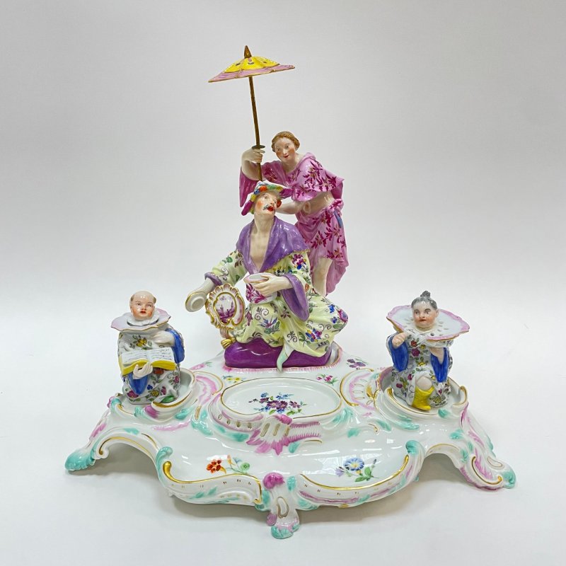 Письменный набор - чернильница с группой фигурок вторая половина 19 в Meissen 