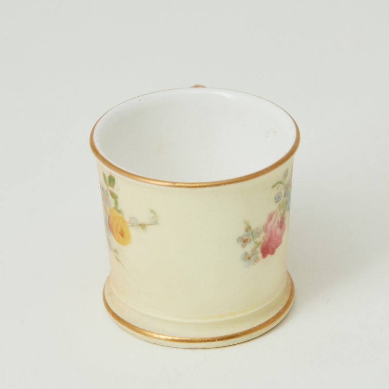 Старинная чашка - миниатюра