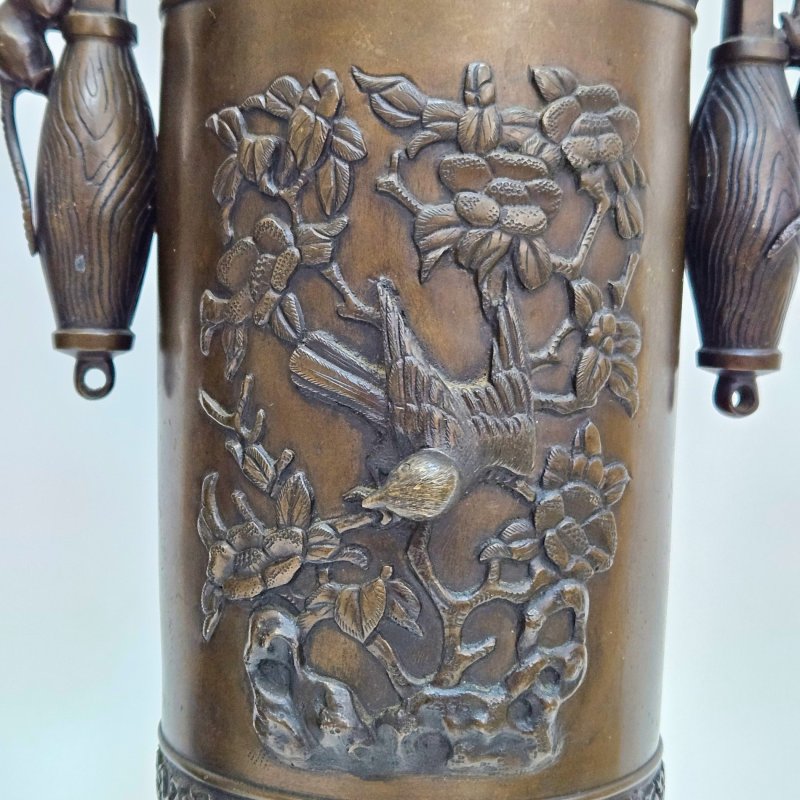 Пара ваз период Мейдзи с мышами