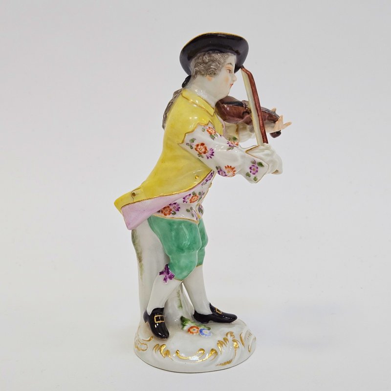 Статуэтка мальчик со скрипкой Meissen