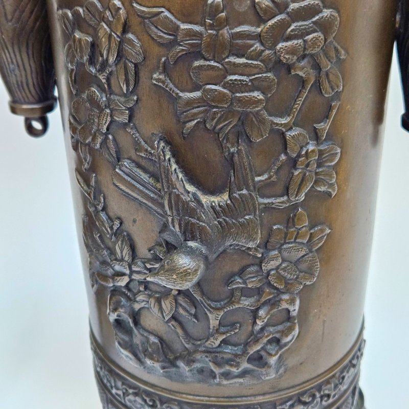 Пара ваз период Мейдзи с мышами