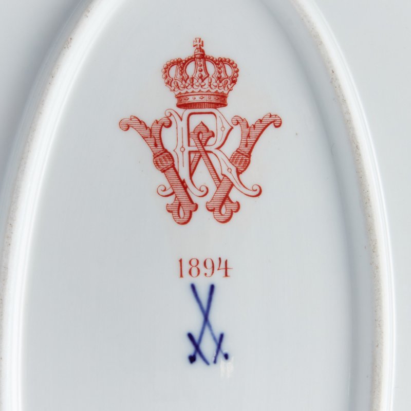 Старинное блюдо с ручной росписью из сервиза Вильгельма (к)