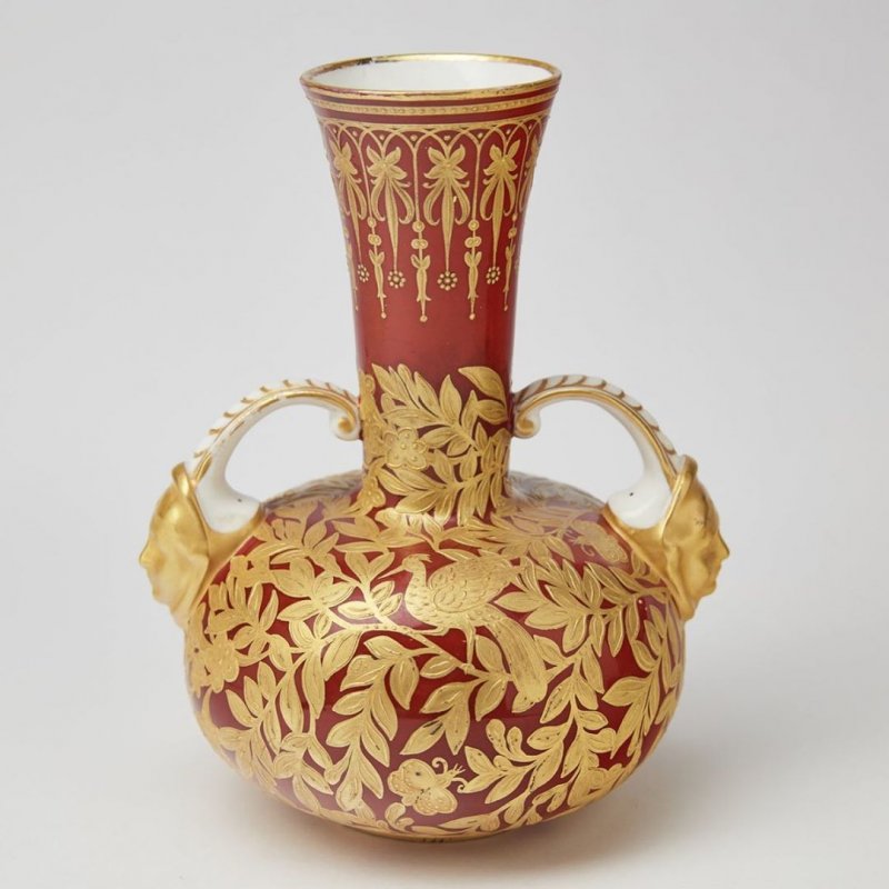 Фарфоровая ваза английской мануфактуры Royal Crown Derby 