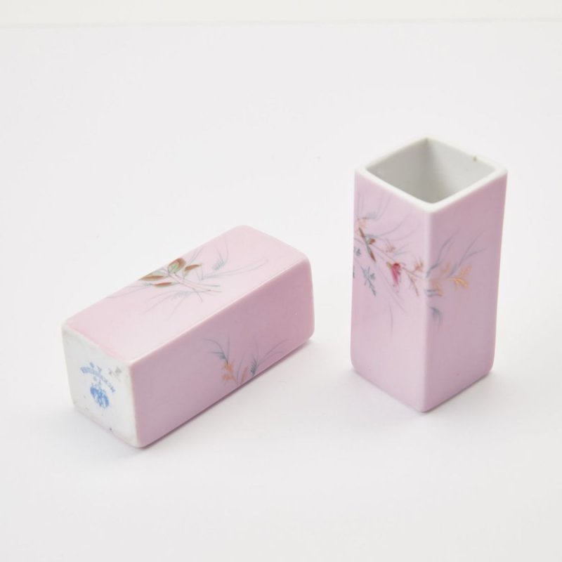 Предметы из туалетного набора Товарищество М.С.Кузнецова. Фабрика в Дулево.