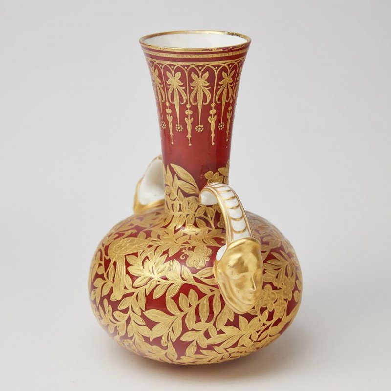 Фарфоровая ваза английской мануфактуры Royal Crown Derby 