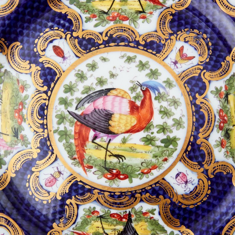 Старинное английское фарфоровое блюдо 8-ми угольной формы с ручной росписью