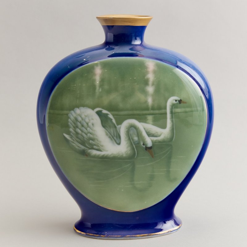 Ваза с лебедями (редкое клеймо)