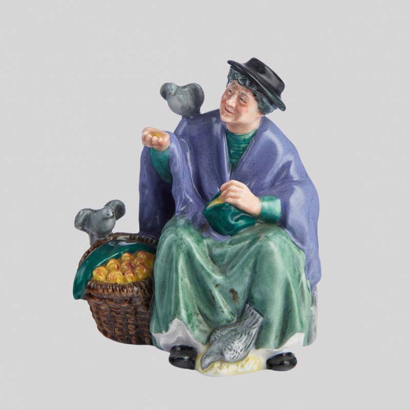 Статуэтка Royal Doulton Tuppence a Bag  