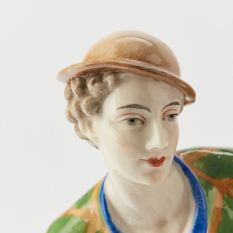 Коллекционная скульптура Игрок на бандонеоне. Скульптор Hugo Meisel