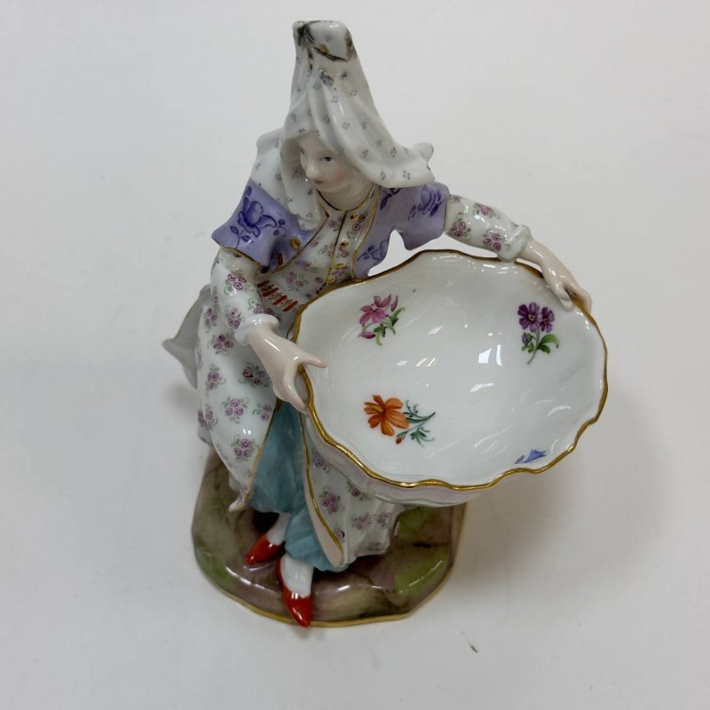 Солонка Турчанка держит солонку Meissen 1860гг 