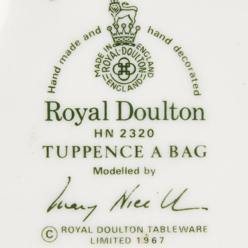 Статуэтка Royal Doulton Tuppence a Bag  